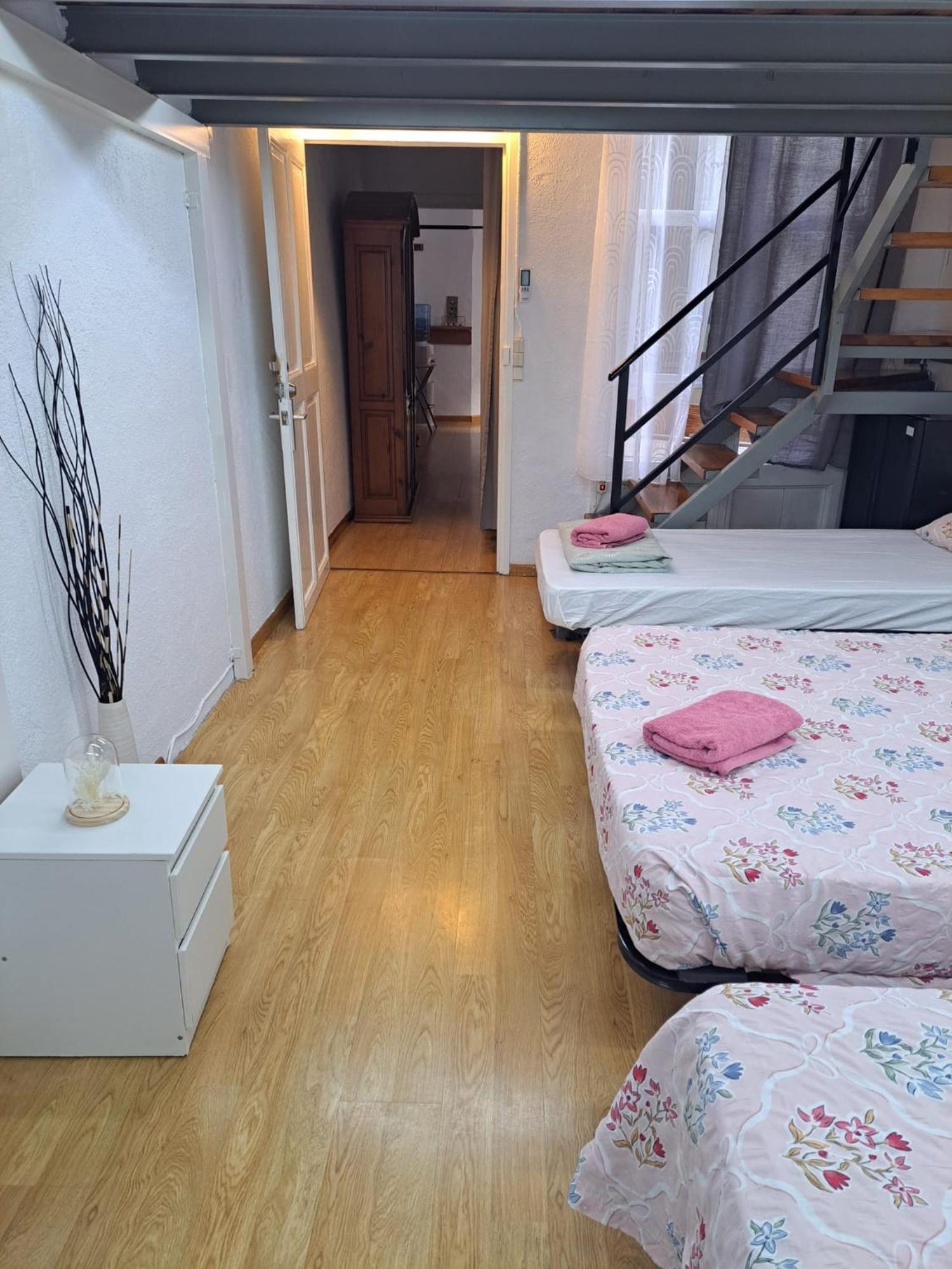 Habitacion Para Grupos Hasta 8 En Plena Rambla De Cataluna Barcelona Eksteriør bilde