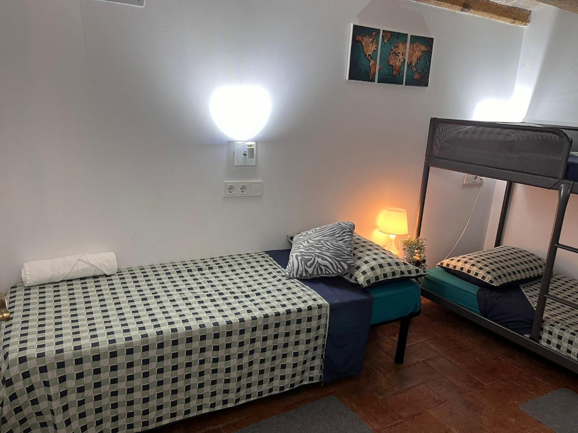 Habitacion Para Grupos Hasta 8 En Plena Rambla De Cataluna Barcelona Eksteriør bilde