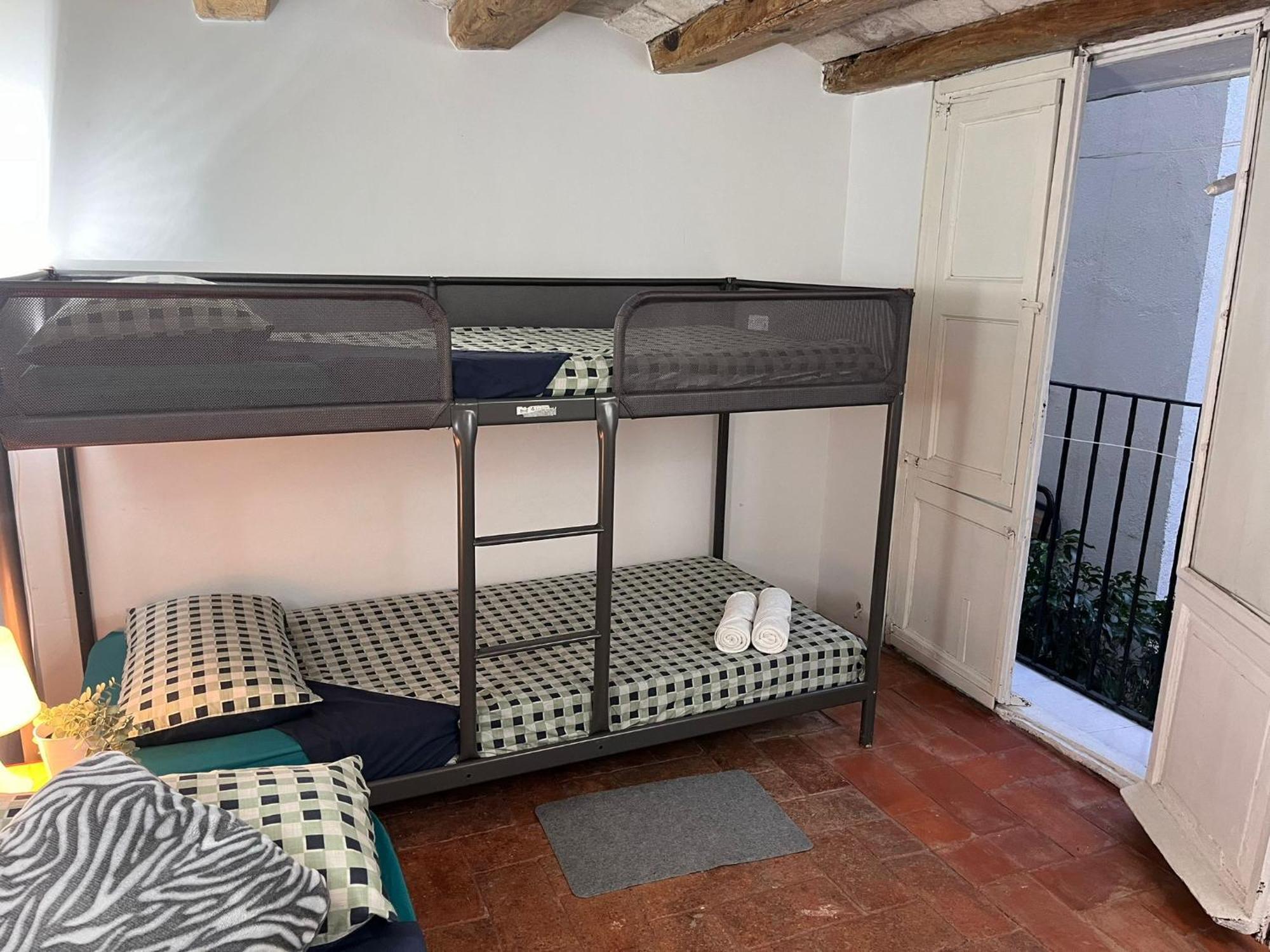Habitacion Para Grupos Hasta 8 En Plena Rambla De Cataluna Barcelona Eksteriør bilde