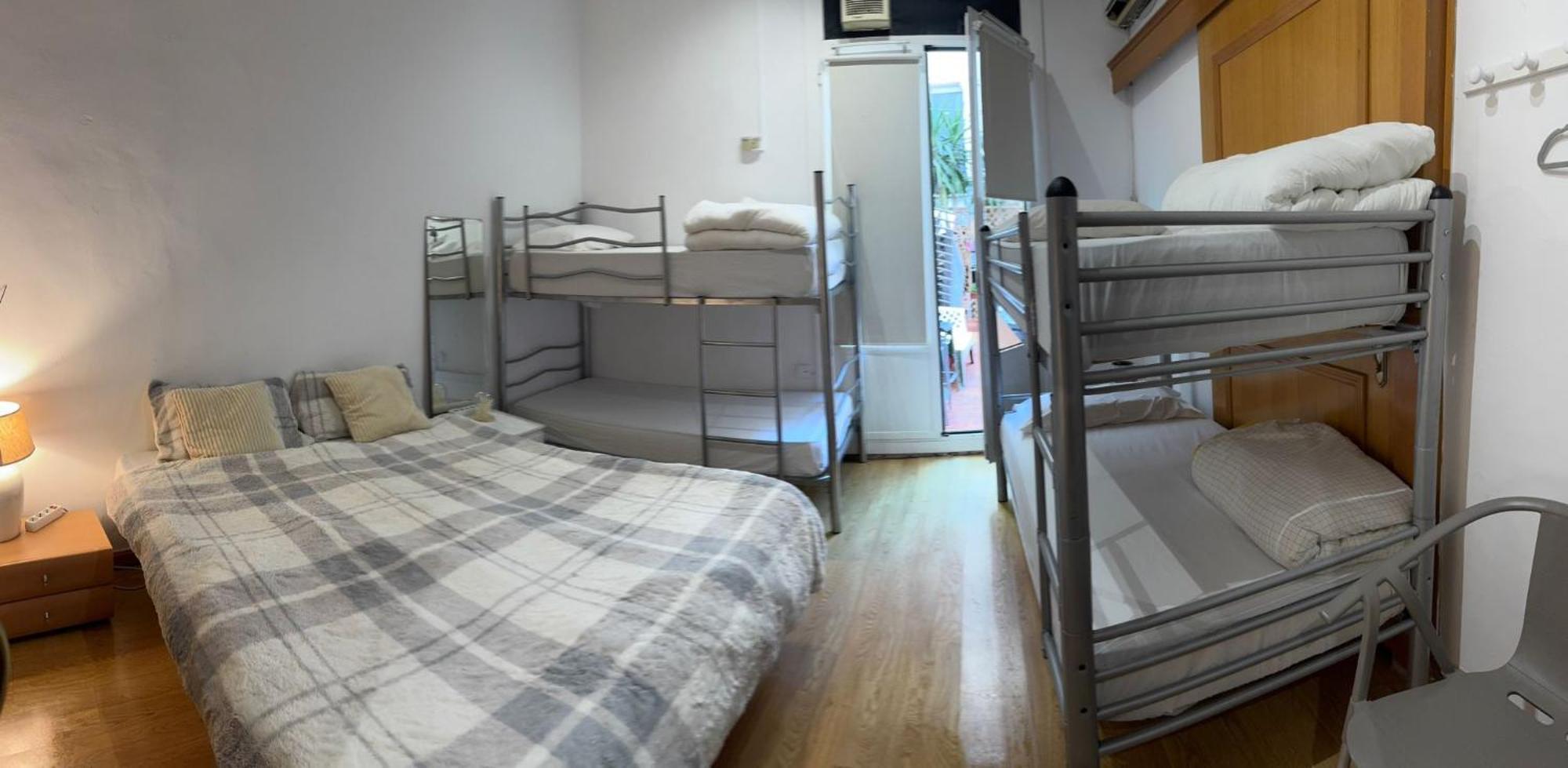 Habitacion Para Grupos Hasta 8 En Plena Rambla De Cataluna Barcelona Eksteriør bilde