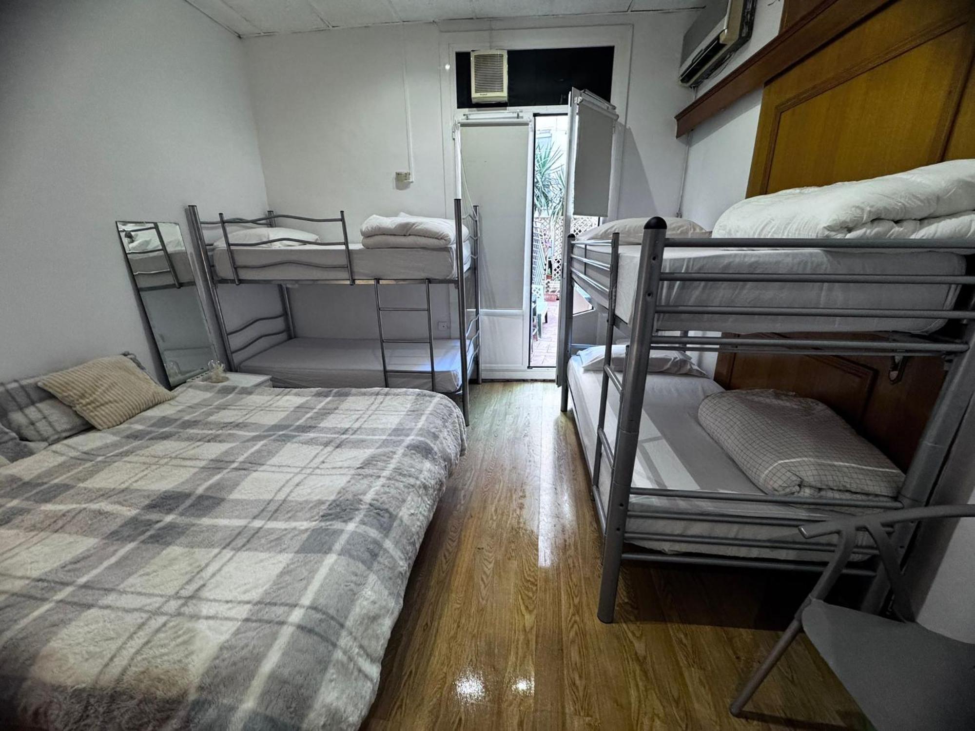 Habitacion Para Grupos Hasta 8 En Plena Rambla De Cataluna Barcelona Eksteriør bilde